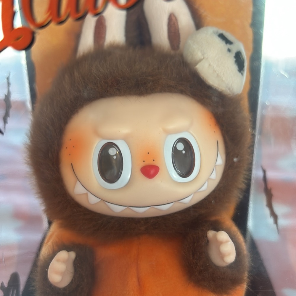 Halloween pumpkin labubu Popmart - Picture 4 of 4